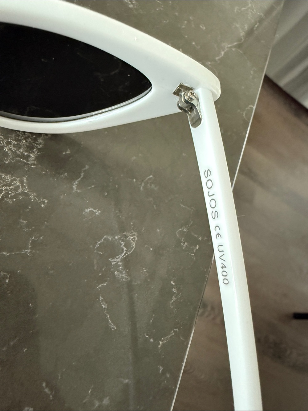 White Cat Eye Sunglasses - Classic Retro Women’s Shades - Picture 2 of 4